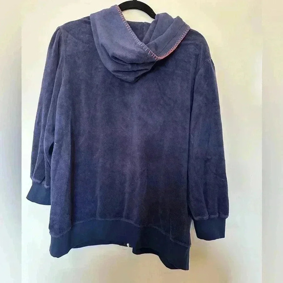 Never Worn Navy Juicy Hooded Sweatshirt with Pockets and Beautiful Embroidery - Picture 3 of 5